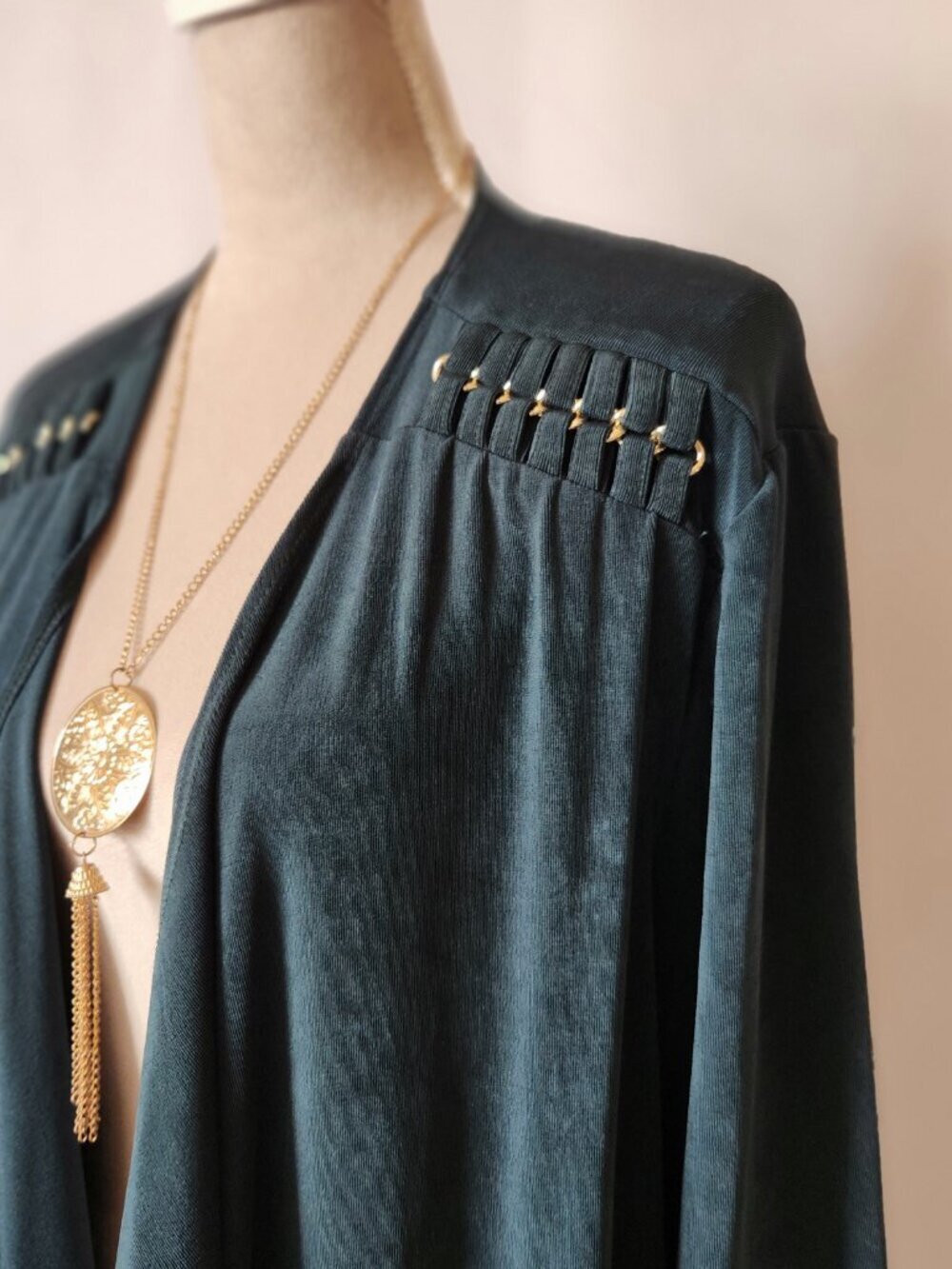 Chico's Travelers Size 4/XXL Green Water Fall Open Front Chain Accent Cardigan - Picture 8 of 15